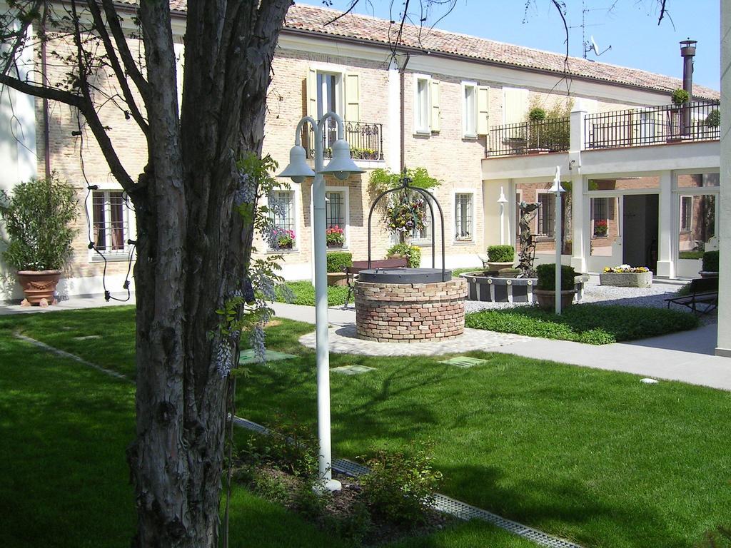 Relais Villa Roncuzzi Русси Экстерьер фото