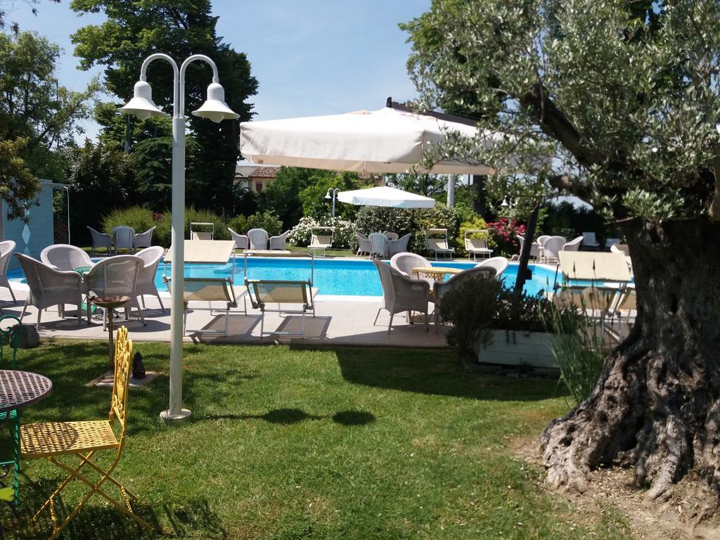 Relais Villa Roncuzzi Русси Экстерьер фото