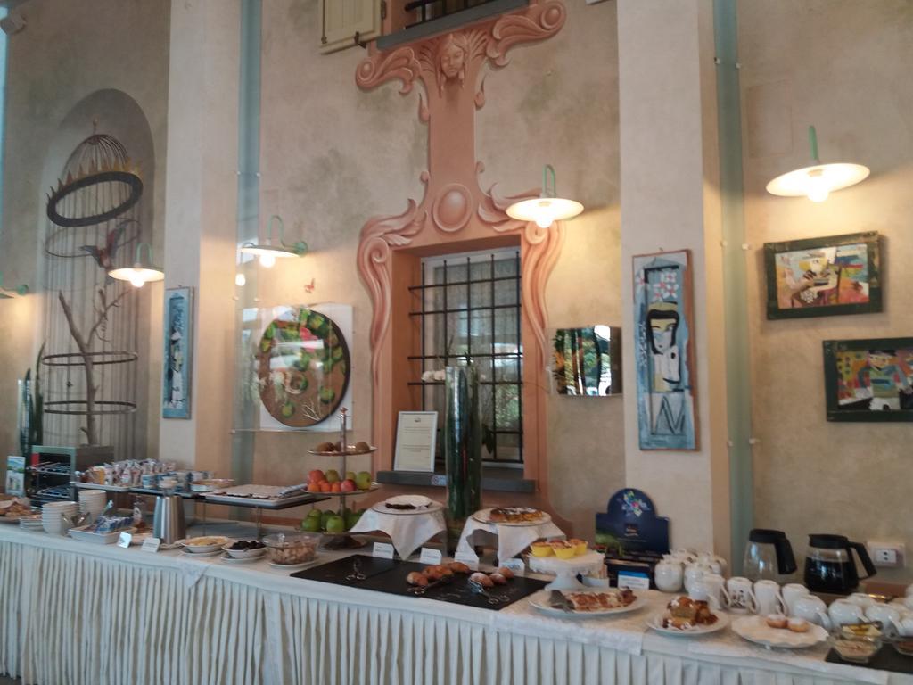 Relais Villa Roncuzzi Русси Экстерьер фото