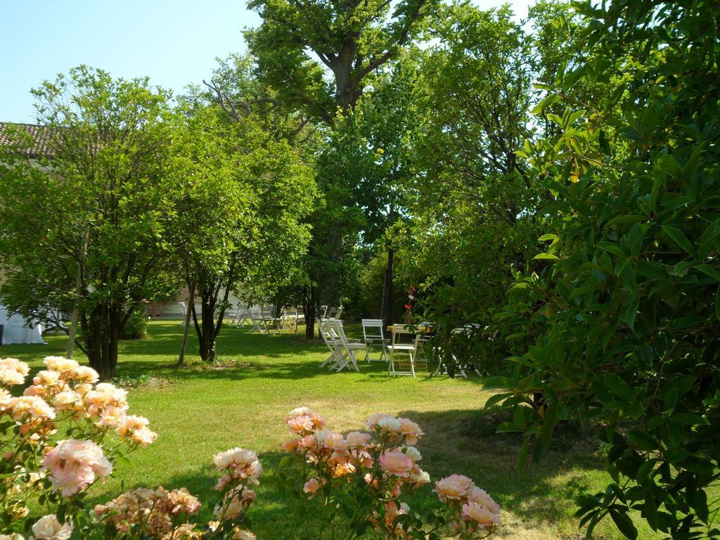 Relais Villa Roncuzzi Русси Экстерьер фото