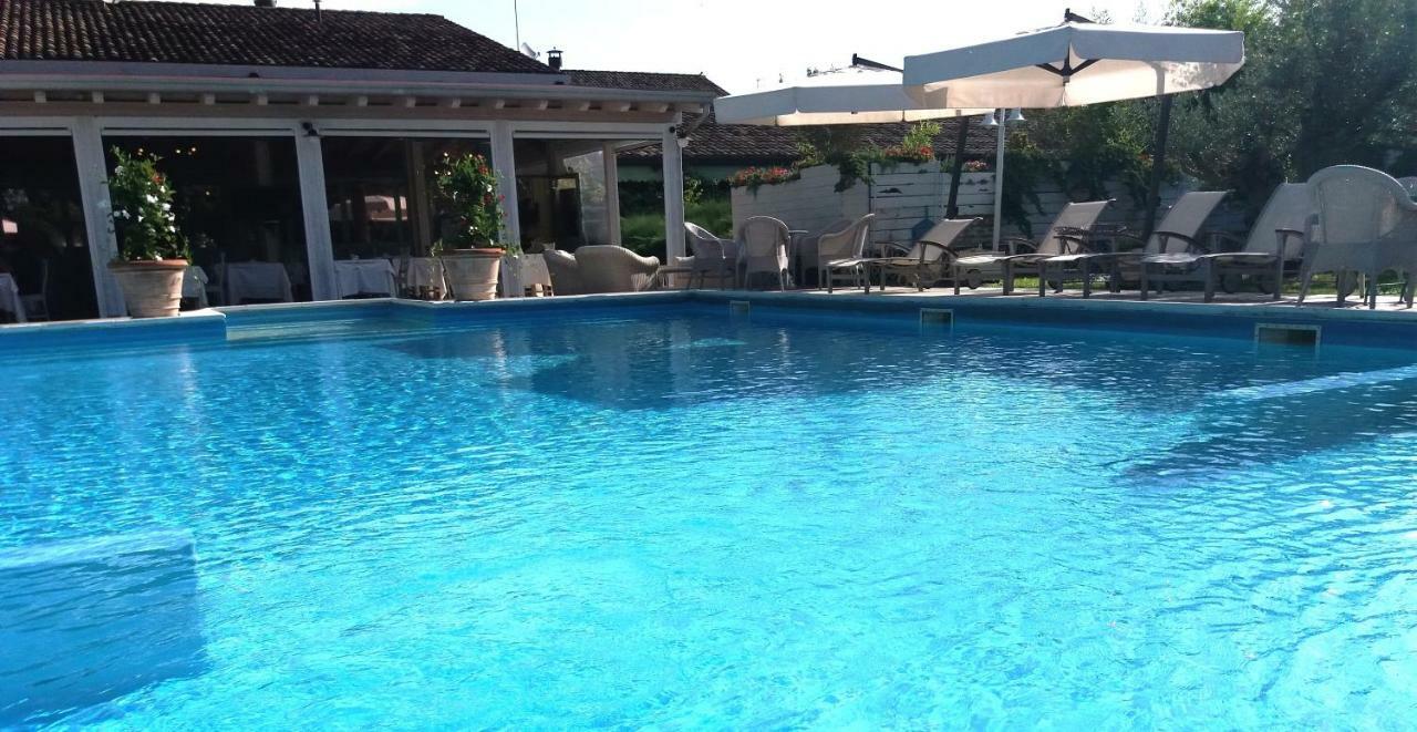 Relais Villa Roncuzzi Русси Экстерьер фото
